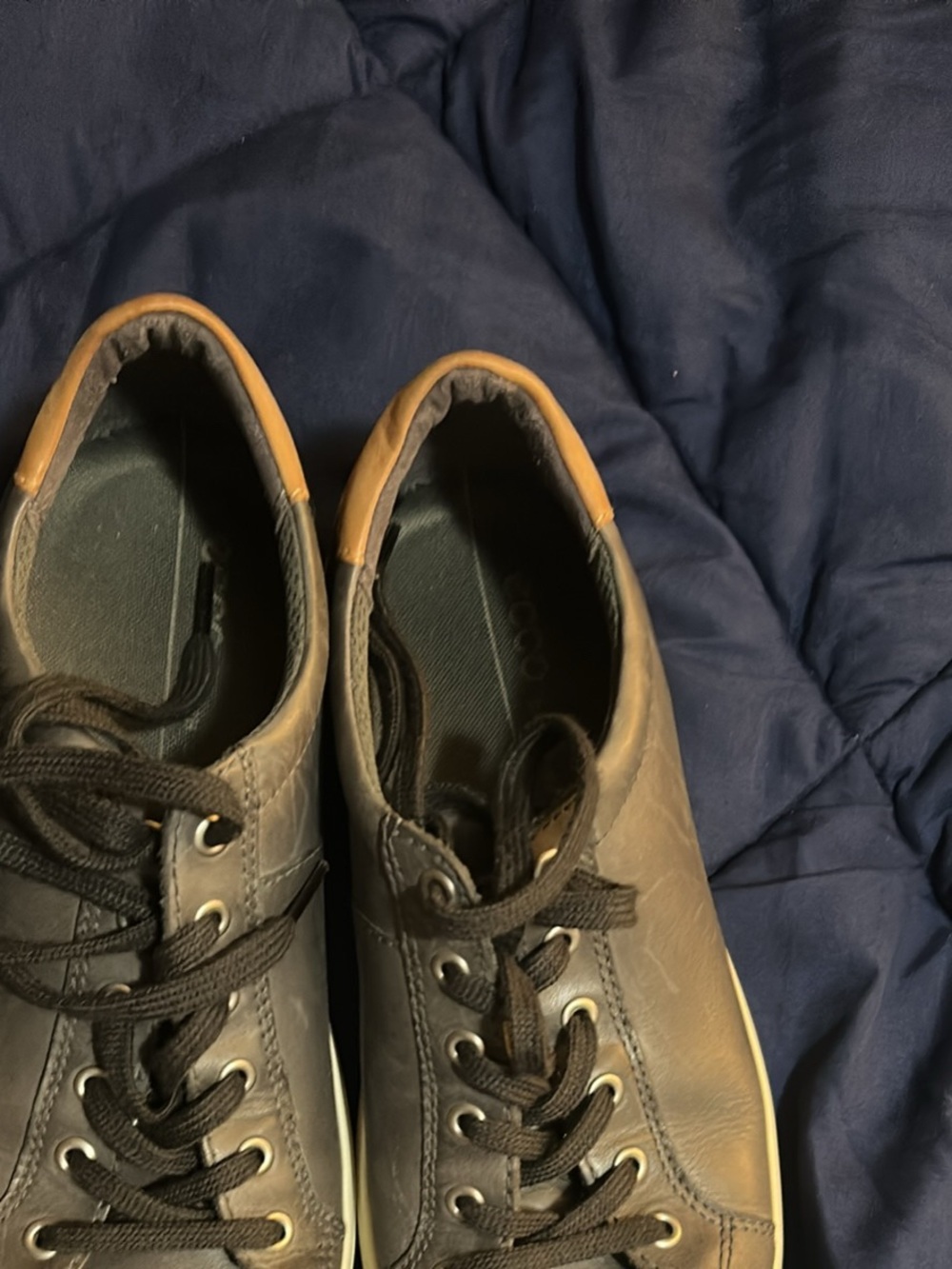 Ecco Men's Brown Leather Low-Top Sneakers with Tan Heel Collar